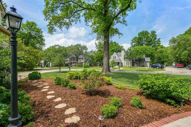 3 S Colonial, Eastborough, KS 67207