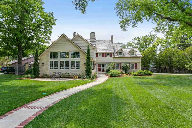 3 S Colonial, Eastborough, KS 67207