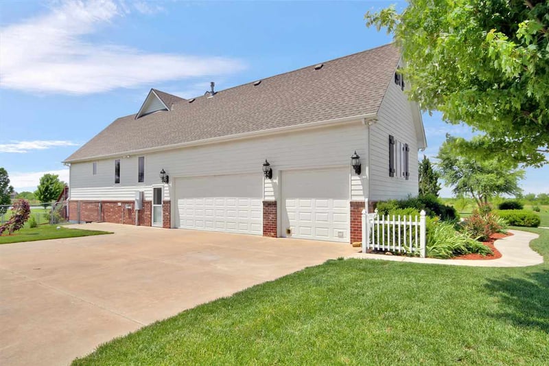 2525 N 159th St E, Wichita, KS 67228