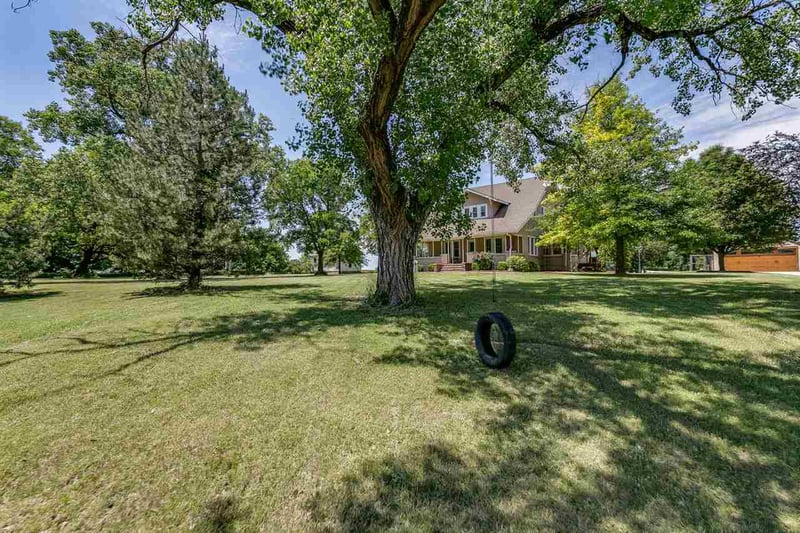 646 W 10th Ave, Mayfield, KS 67103