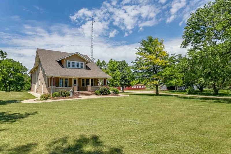646 W 10th Ave, Mayfield, KS 67103