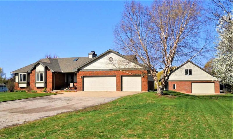 2323 N Cedar Downs Ln, Wichita, KS 67223