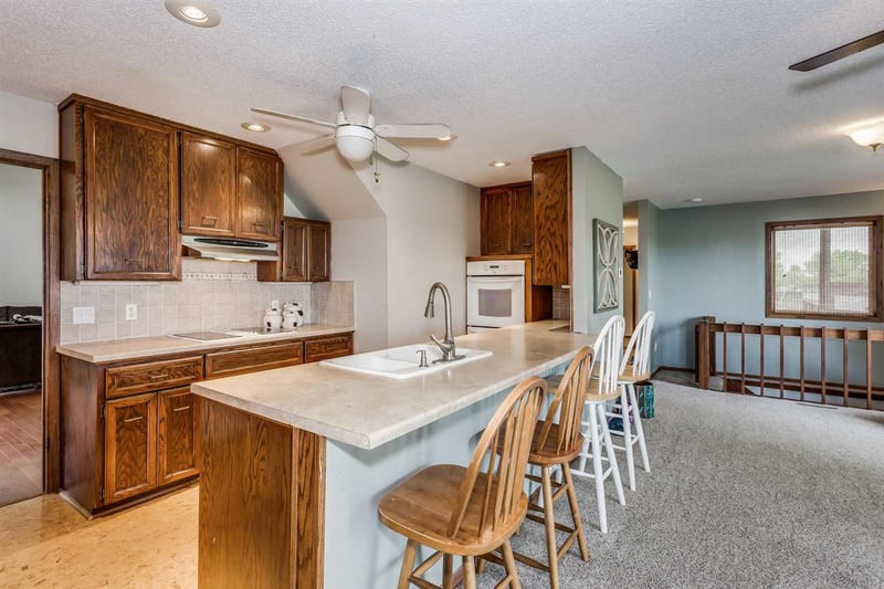 7 S Pony Meadows Ct, Wichita, KS 67232