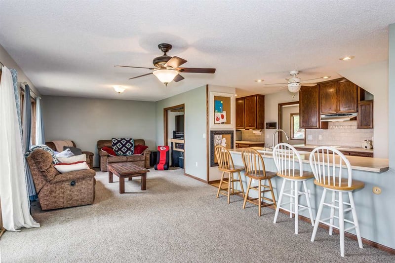 7 S Pony Meadows Ct, Wichita, KS 67232