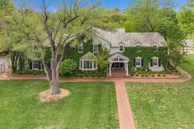 65 S Mission Rd, Eastborough, KS 67207