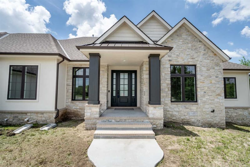 5225 N Lakewood Hills Blvd, Park City, KS 67219
