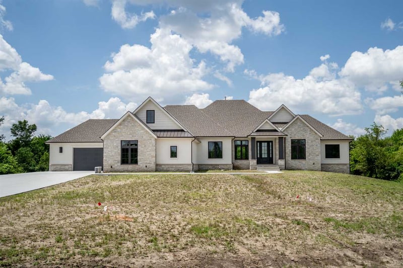 5225 N Lakewood Hills Blvd, Park City, KS 67219