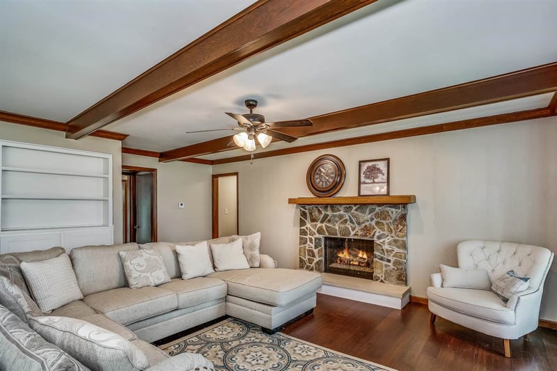 100 Bluestem Dr, Inman, KS 67546