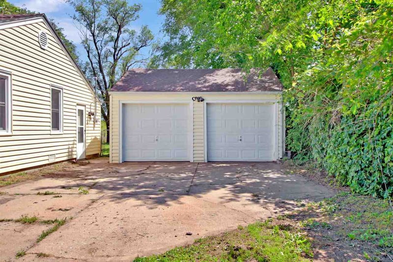 207 W Grover, Haysville, KS 67217