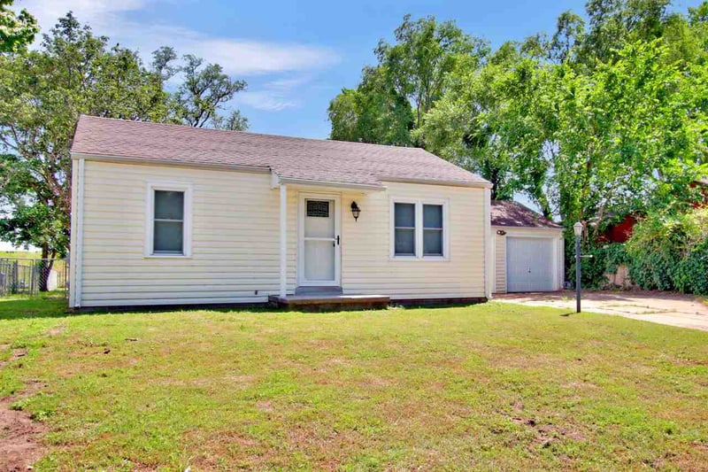 207 W Grover, Haysville, KS 67217