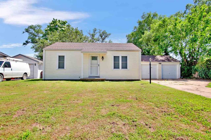 207 W Grover, Haysville, KS 67217