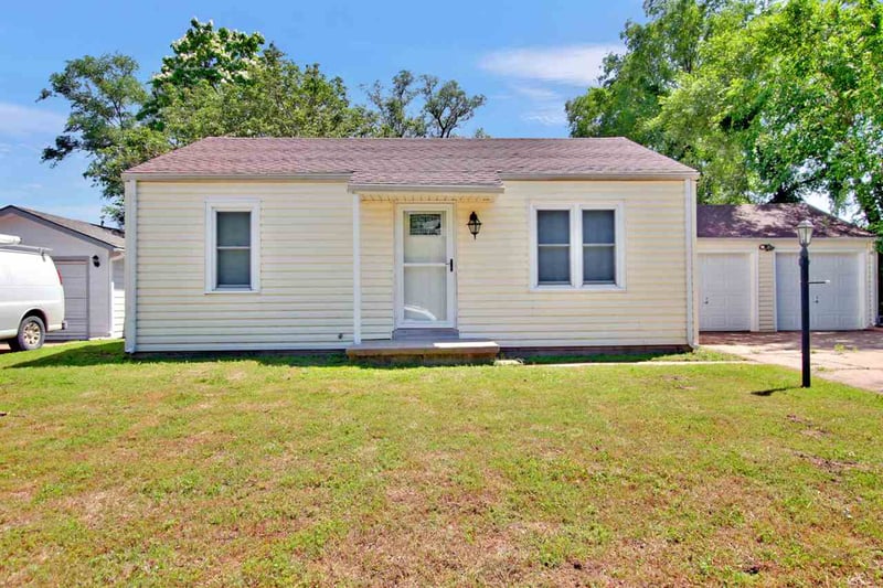 207 W Grover, Haysville, KS 67217
