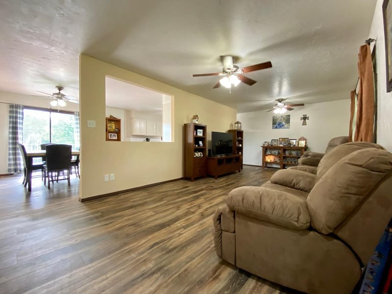 3430 E Chestnut Ave, Parkerfield, KS 67005