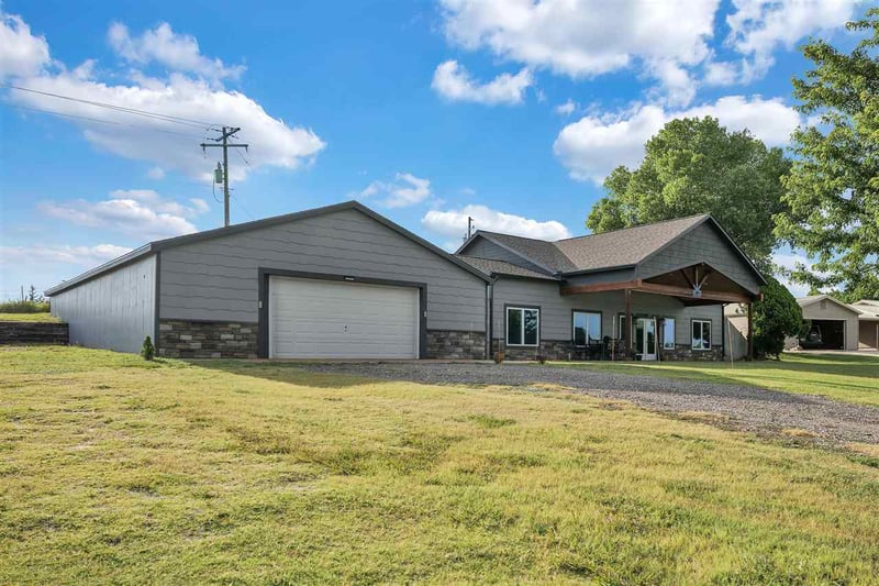 11 NW Indian Rd W, Medicine Lodge, KS 67104