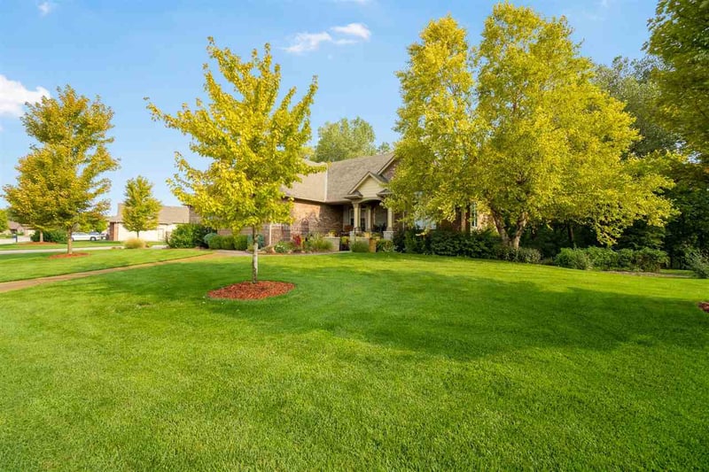 328 E Timber Creek St, Haysville, KS 67060