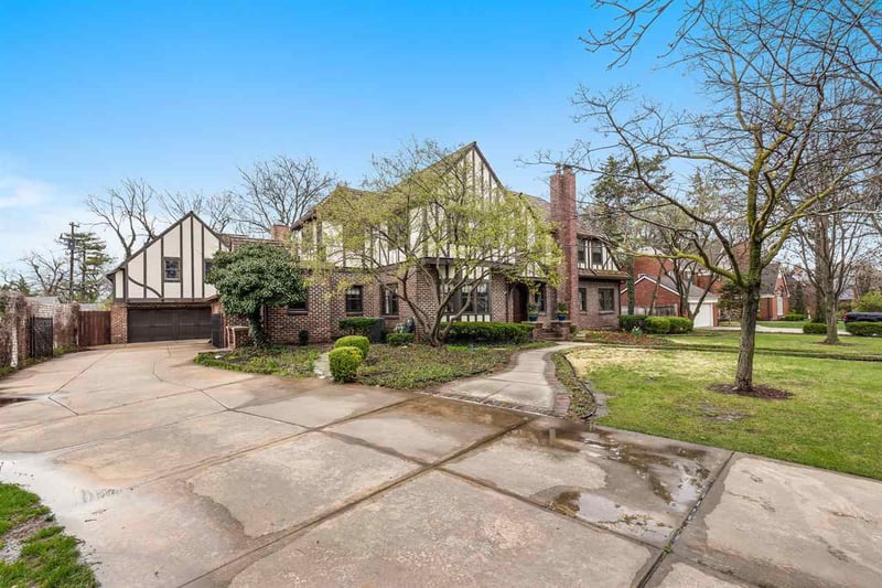 4 N Saint James Pl, Eastborough, KS 67206