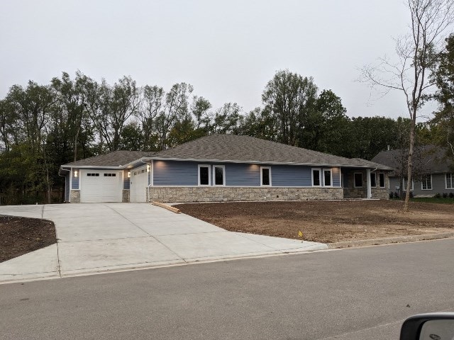 311 Bluestem, North Newton, KS 67117