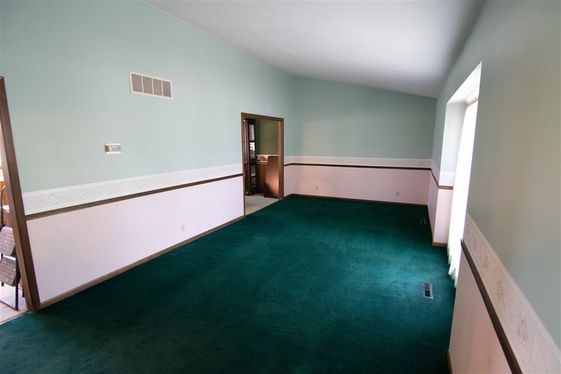 2500 N Cedar Crest Dr, Wichita, KS 67223