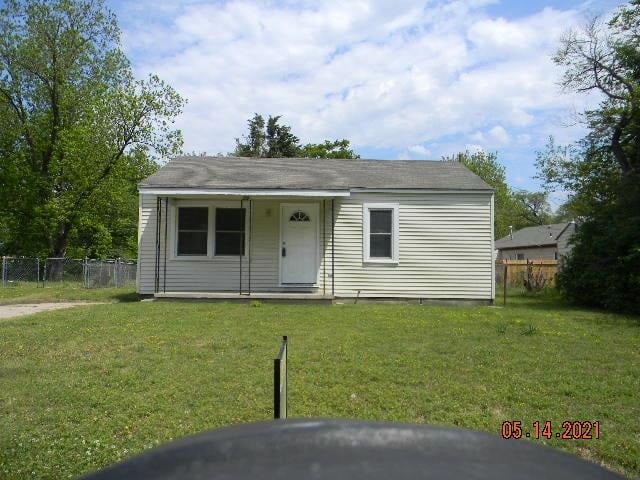 210 W Summey, Haysville, KS 67217