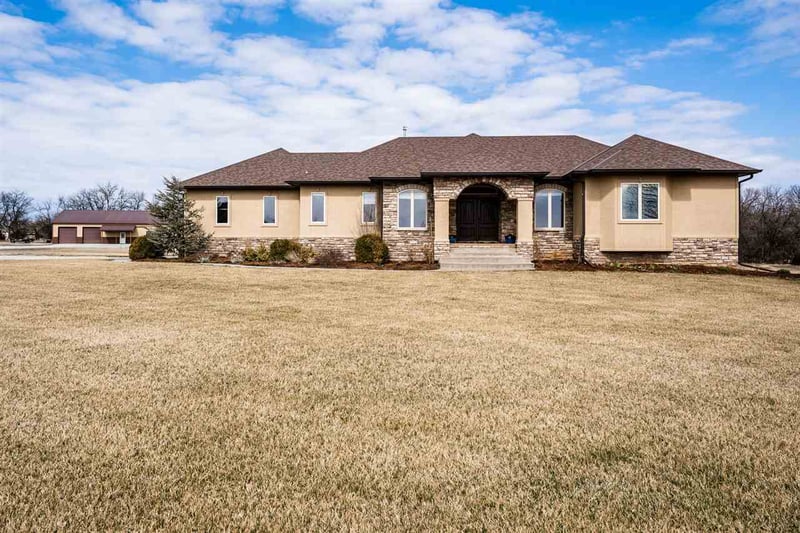 15600 E Hidden Estates St, Wichita, KS 67232
