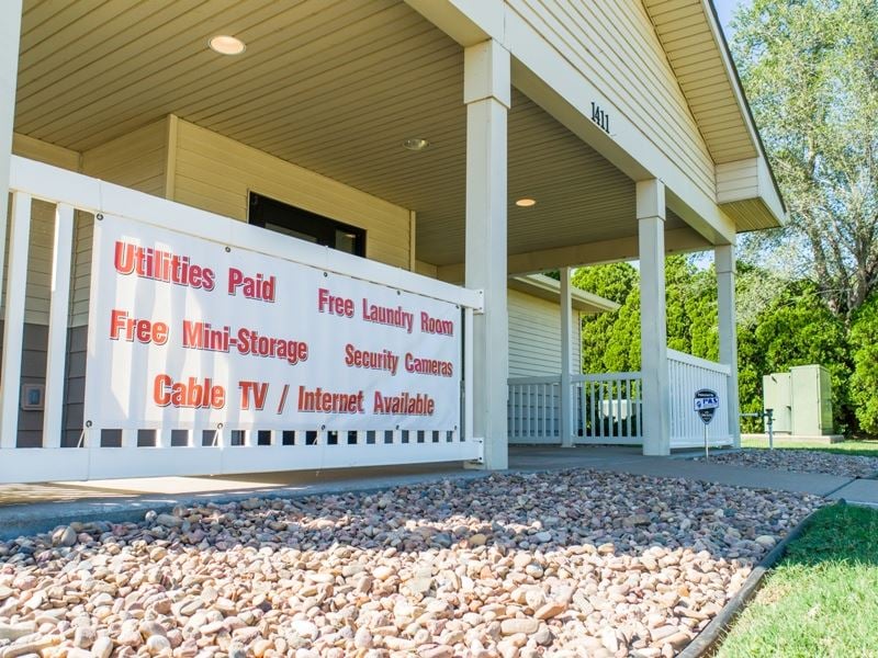 1411 S Douglas, Lyons, KS 67554