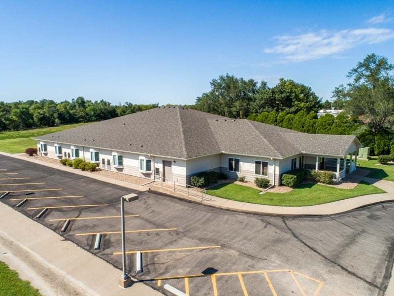 1411 S Douglas, Lyons, KS 67554