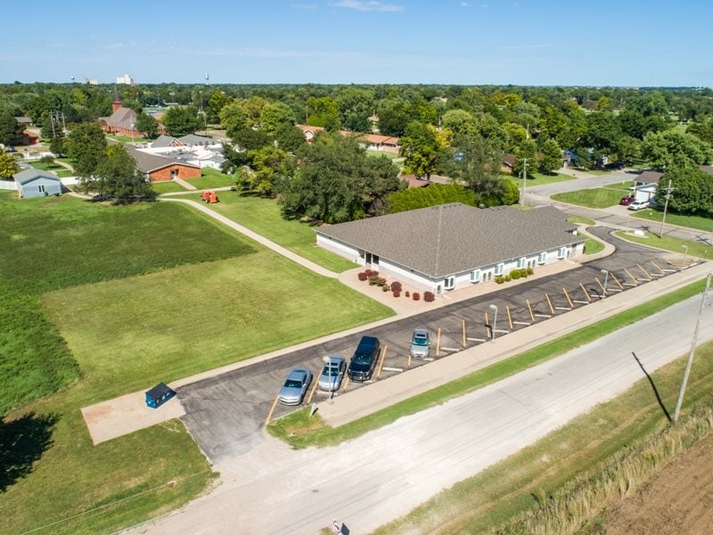 1411 S Douglas, Lyons, KS 67554