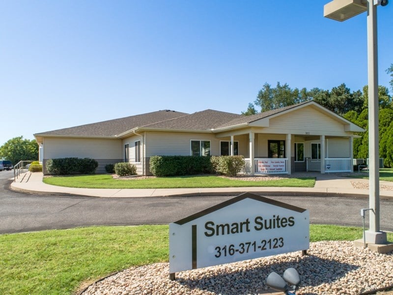 1411 S Douglas, Lyons, KS 67554