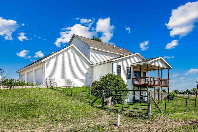 1461 N Greenwich Rd, Mulvane, KS 67110