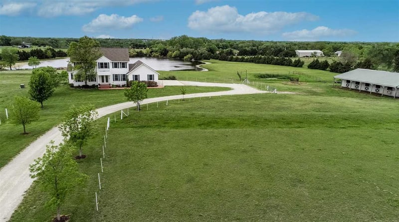 1461 N Greenwich Rd, Mulvane, KS 67110