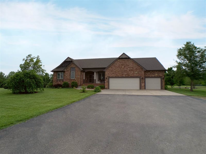 15520 E Hidden Estates St, Wichita, KS 67232