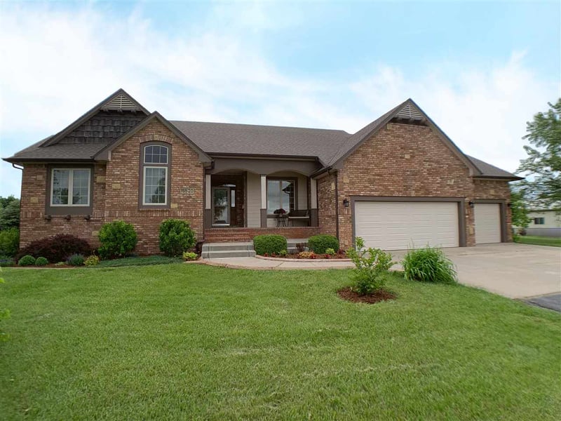 15520 E Hidden Estates St, Wichita, KS 67232