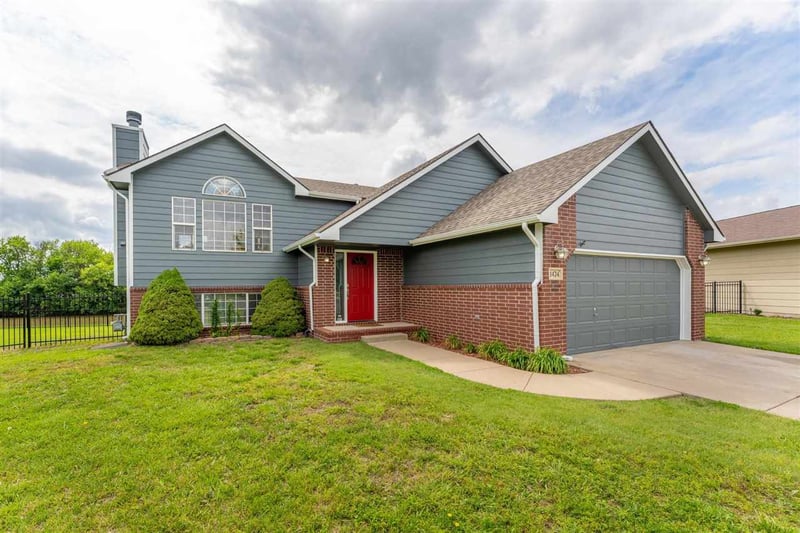 1424 E Sunset Ct, Goddard, KS 67052-8532