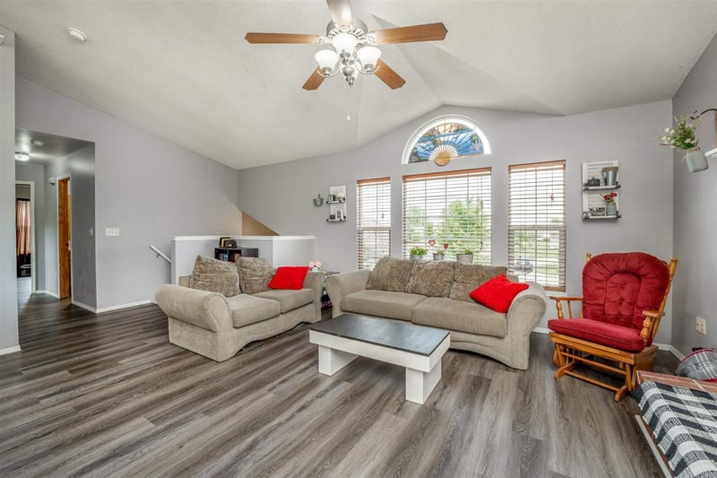 1424 E Sunset Ct, Goddard, KS 67052-8532