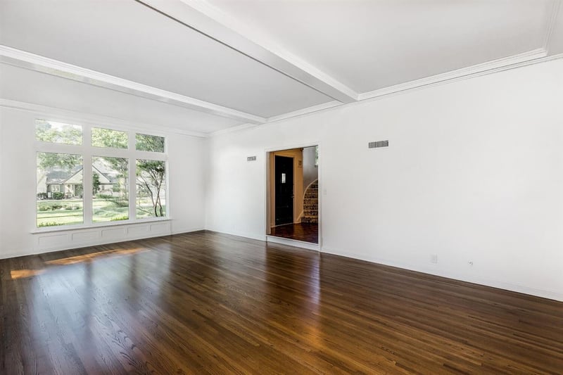 8 E Lynwood Blvd, Eastborough, KS 67207
