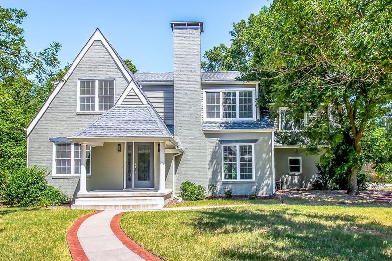6 S Colonial Ct, Eastborough, KS 67207