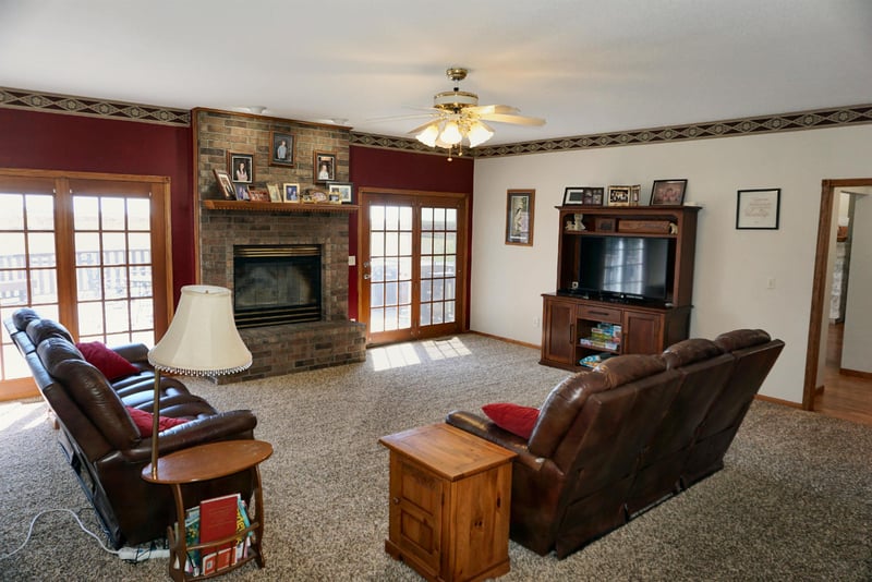 1040 N Mayfield Rd, Conway Springs, KS 67031