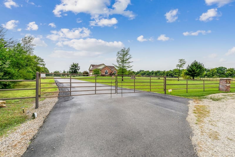 15341 E Hidden Estates Cir, Wichita, KS 67232