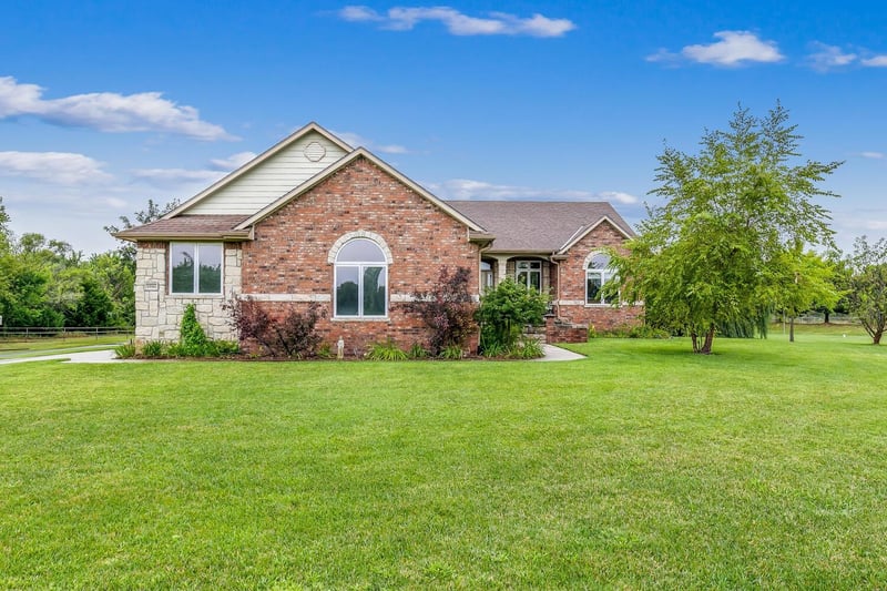 15341 E Hidden Estates Cir, Wichita, KS 67232
