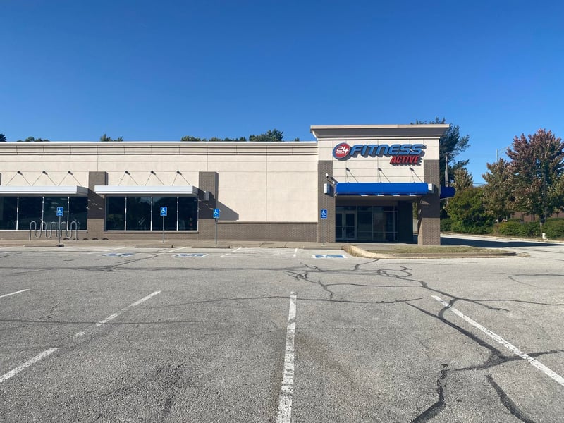 7420 Metcalf Ave, Overland Park, KS 66204