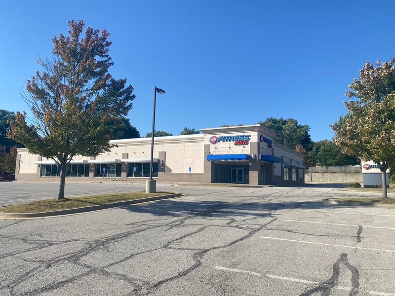 7420 Metcalf Ave, Overland Park, KS 66204