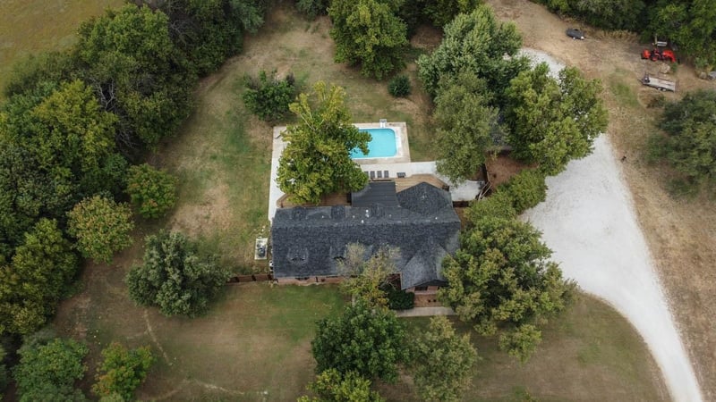 1011 Oaklawn Dr, Parkerfield, KS 67005