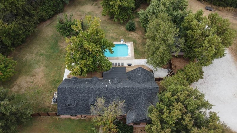 1011 Oaklawn Dr, Parkerfield, KS 67005