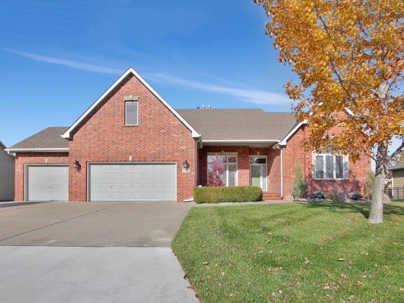 316 Witmarsum West Dr, North Newton, KS 67117