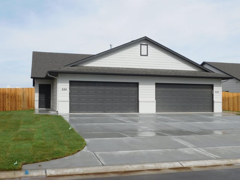 3231-3233 Cedar Downs St, Maize, KS 67205