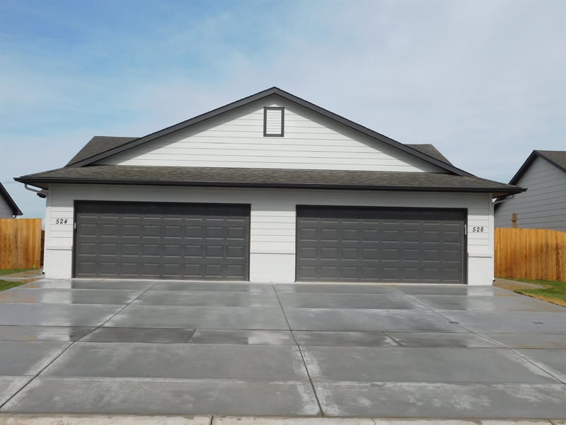 3231-3233 Cedar Downs St, Maize, KS 67205