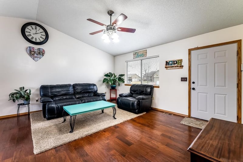 1517 N Cleary Ln, Wichita, KS 67052