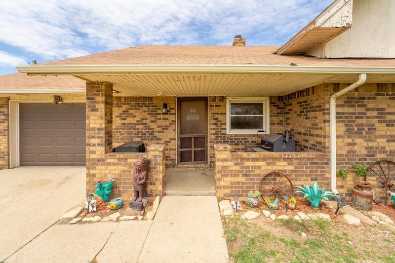 1503 S Oxford Rd, Geuda Springs, KS 67051