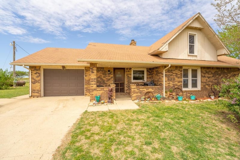 1503 S Oxford Rd, Geuda Springs, KS 67051