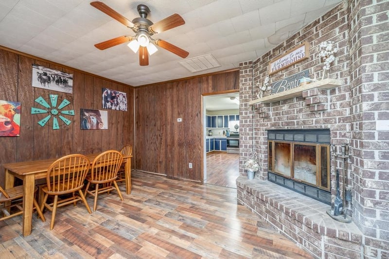 1503 S Oxford Rd, Geuda Springs, KS 67051